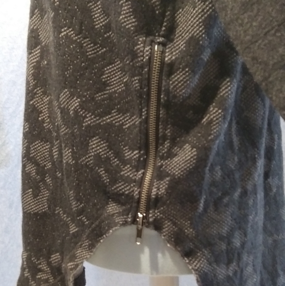 Free People 'Bed of Roses' Sweatshirt - Picture 6 of 7